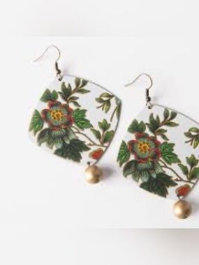 Plunder Design “Malloy” Floral Earrings NIB